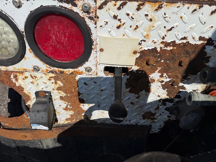 #2470-•-2002-tor-truck-dr-4280-crane-truck-image-40