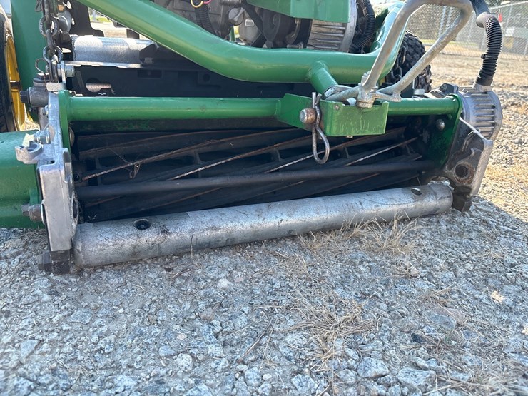 2012-john-deere-11-image-3