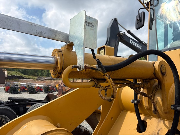 deere-444h-image-26