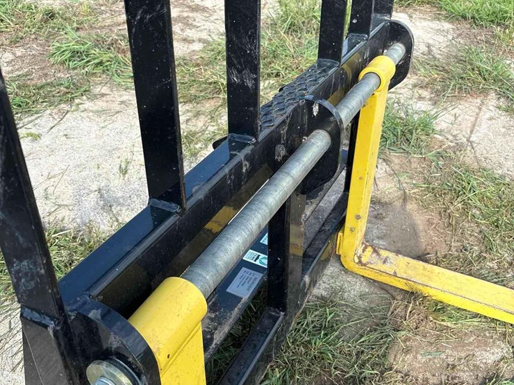 mds-skidloader-pallet-forks-image-5