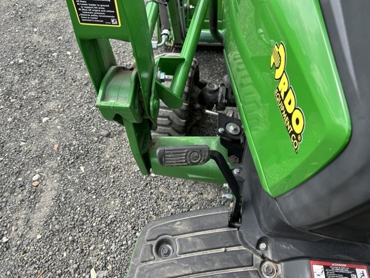 2021-john-deere-1025r-image-27