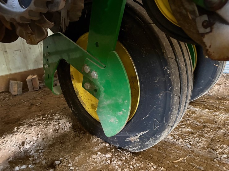 john-deere-1775-image-69