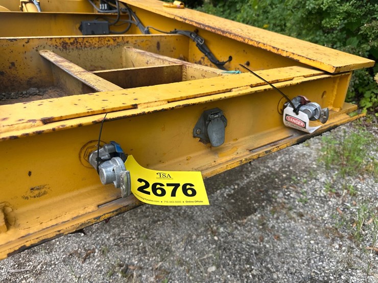 #2676-•-eager-beaver-tri-axle-lowboy-trailer-image-8