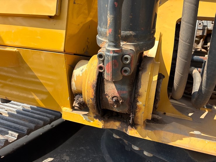 deere-250g-lc-image-57