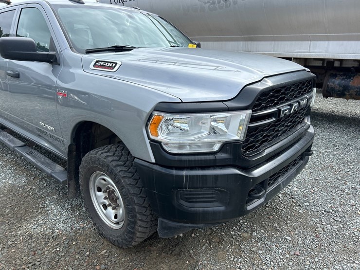 2021-dodge-2500-image-9