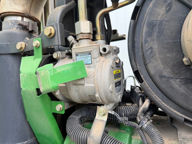 john-deere-8130-image-87