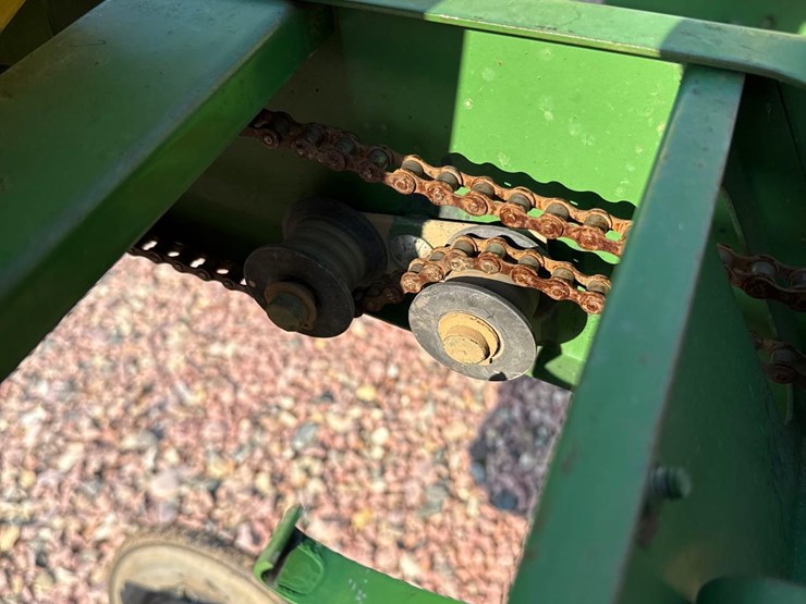 john-deere-7000-image-50