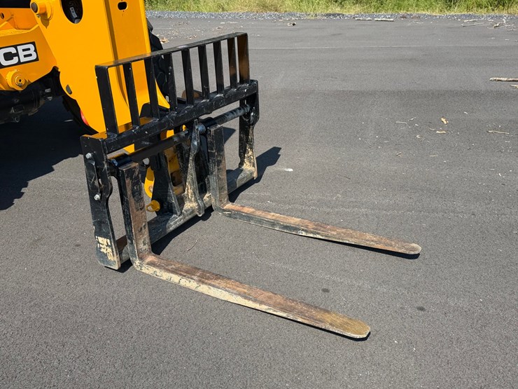 2024-jcb-509-42-image-10