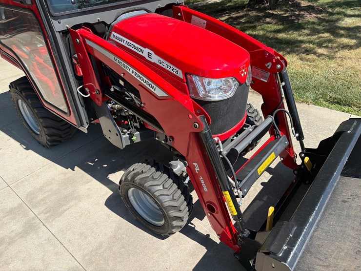 2021-massey-ferguson-4-image-19