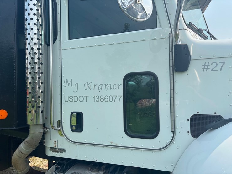 #2289-•-2006-peterbilt-tandem-axle-dump-truck-image-22