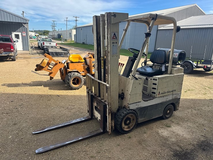 #3105-•-allis-chalmers-acc30-forklift-image-1