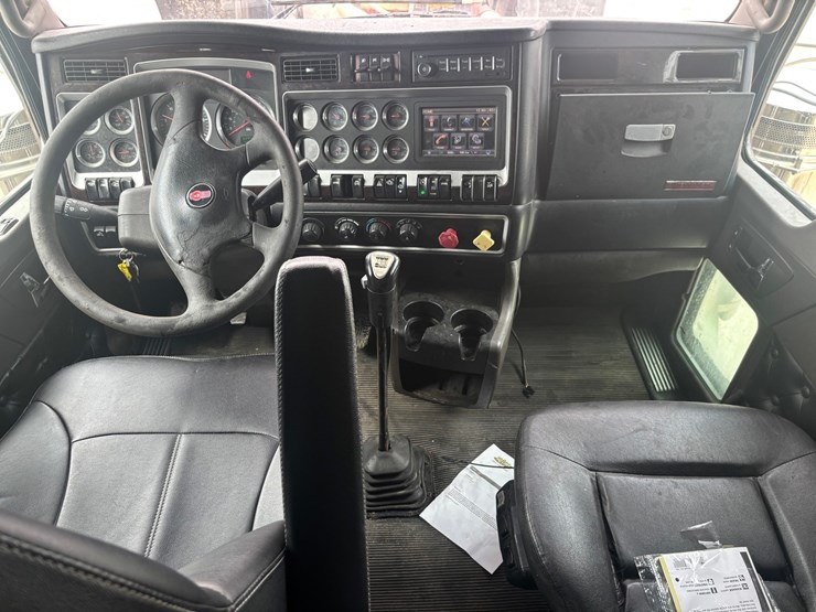 2012-kenworth-w900-image-81