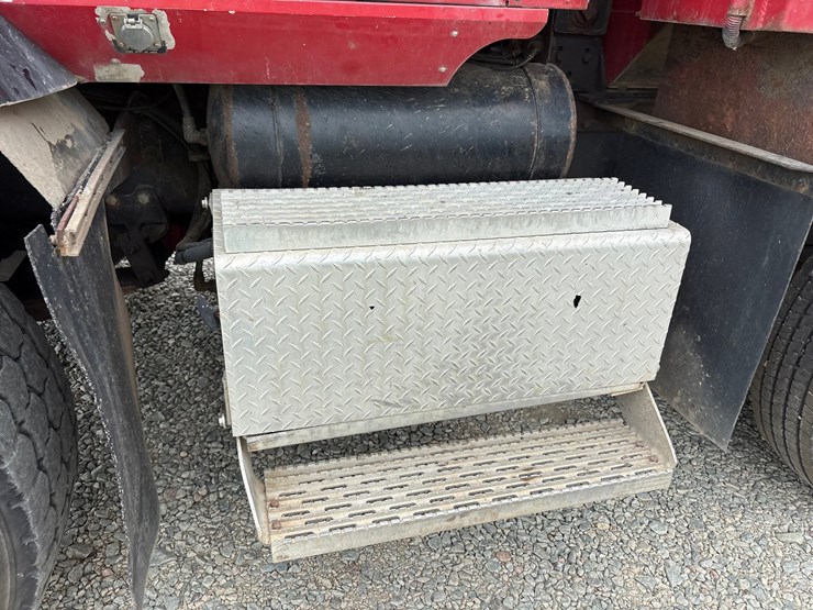 #61388-•-2004-international-5600i-quad-axle-dump-truck-image-14