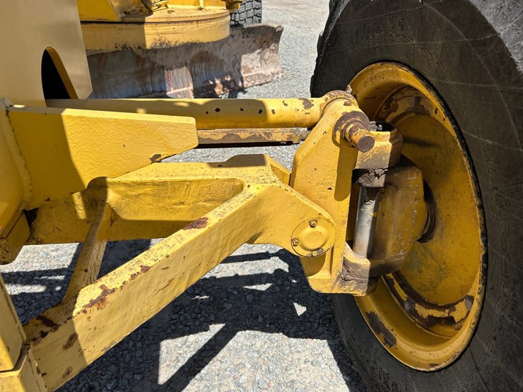 komatsu-gd650a-image-9