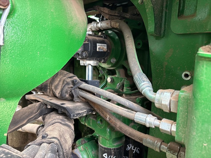 2022-john-deere-640-image-26