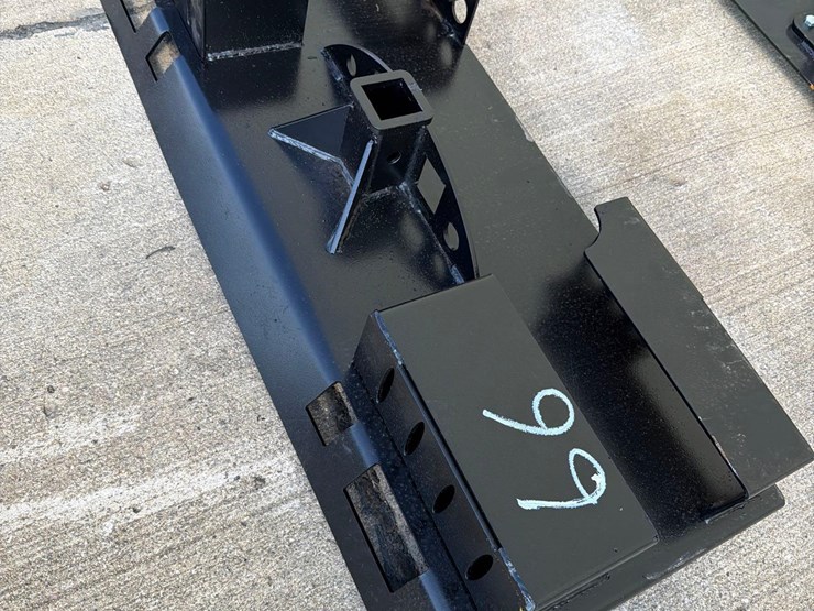 heavy-duty-skidloader-receiver-hitch-back-plate-image-5