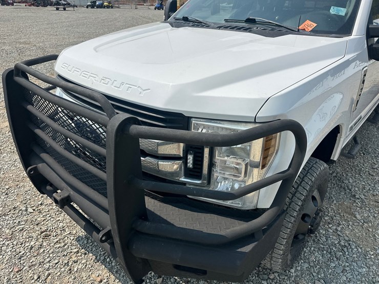 2019-ford-f350-image-9
