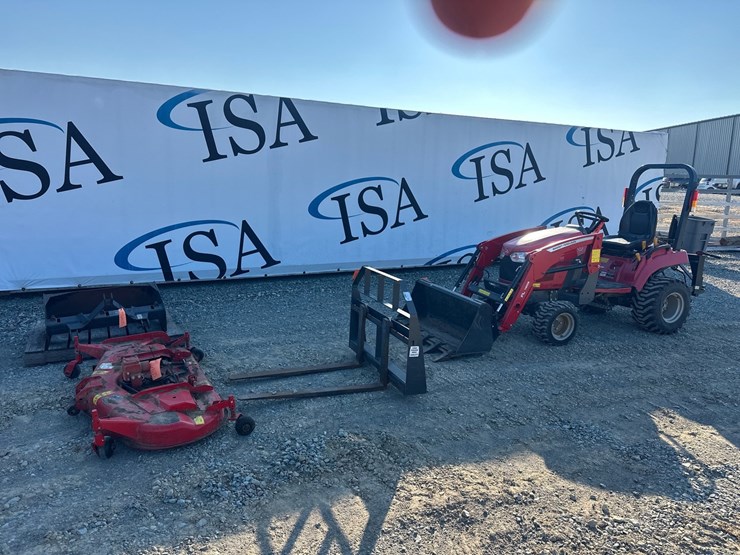 2021-massey-ferguson-1805-image-1