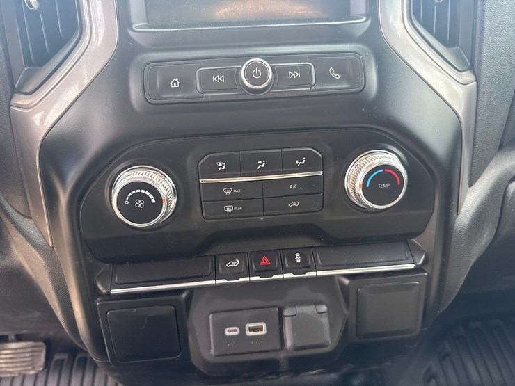 2020-gmc-sierra-1500-image-38