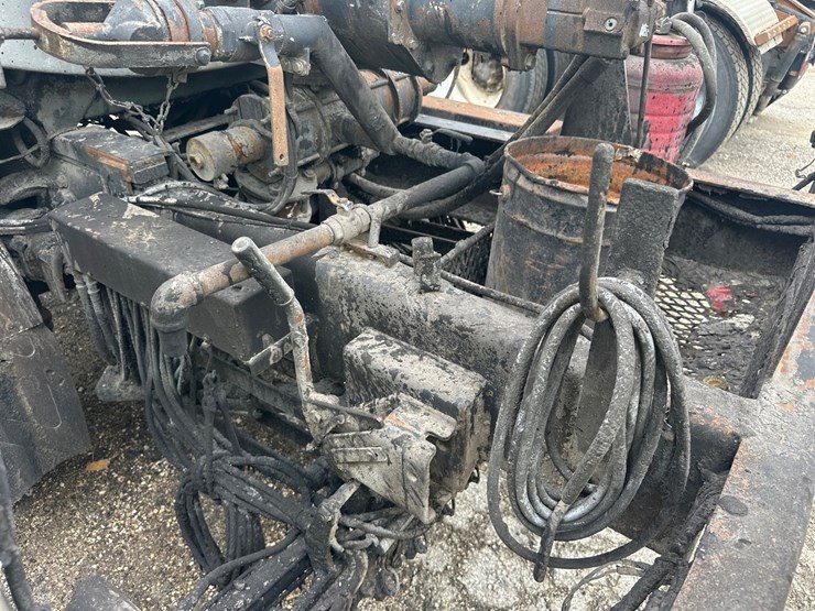 2004-caterpillar-c7-image-22