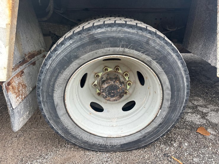 2007-ford-f550-image-56