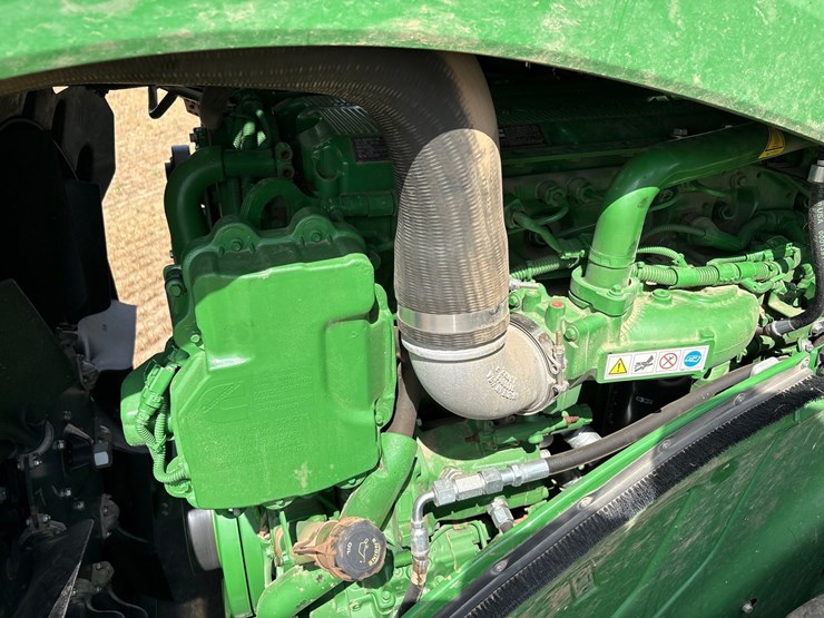 2022-john-deere-640-image-59