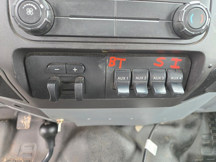 2011-ford-f550-image-65