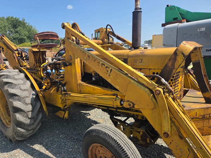 #61410-•-case-w-3-loader-backhoe-image-23