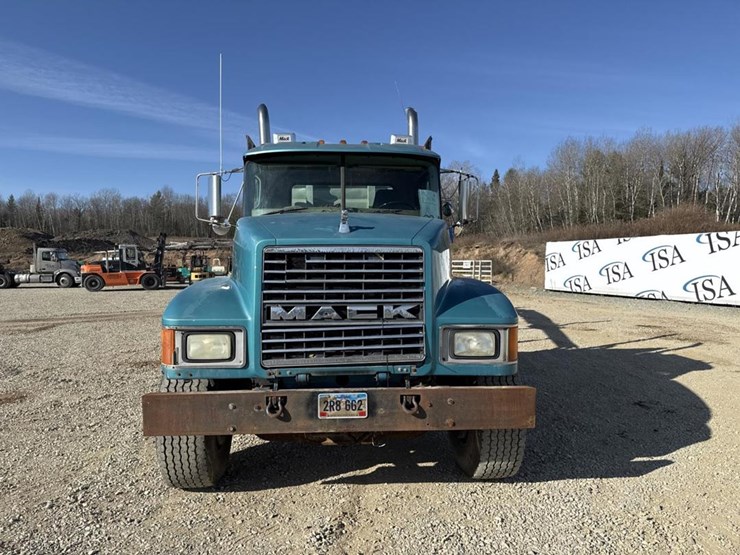 2001-mack-ch613-image-8