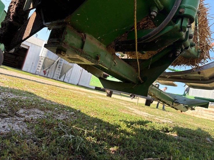 john-deere-338-image-28