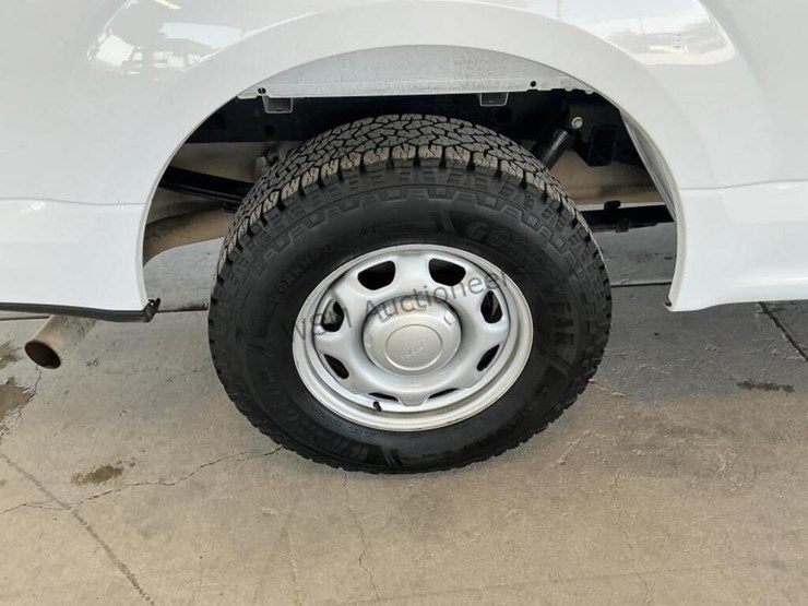 2020-ford-f150-image-8