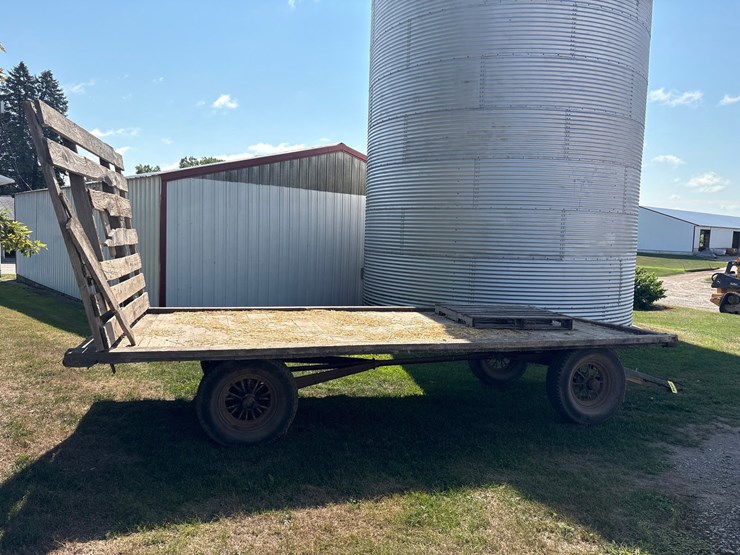#2916-•-8'x16'-hay-wagon-image-2