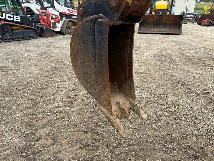 2013-caterpillar-416f-image-16