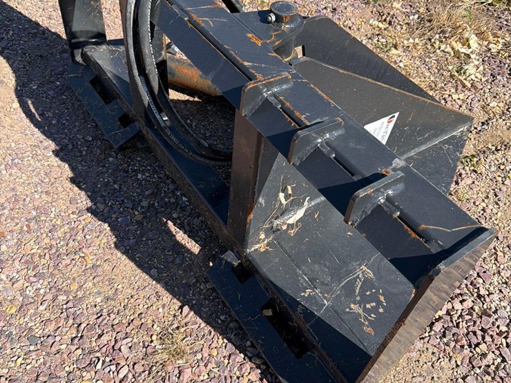 jct-heavy-duty-skidloader-tree/post-puller-image-5