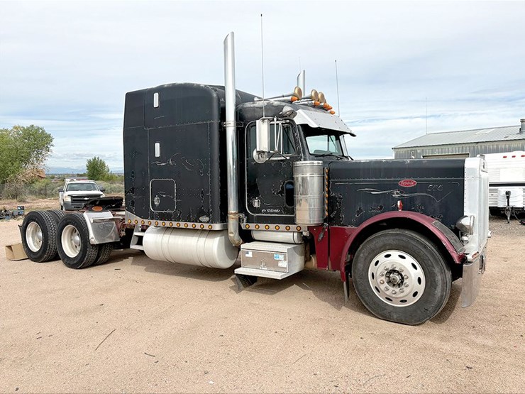 2000-peterbilt-379-image-2