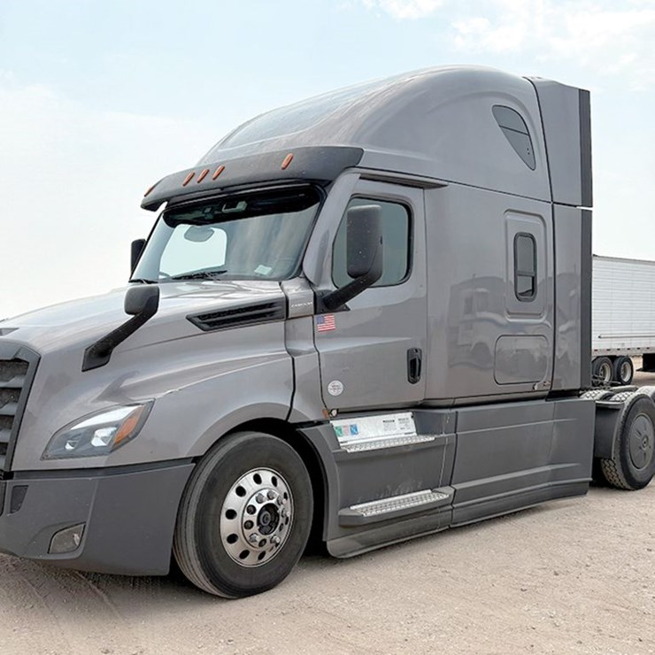 2021 FREIGHTLINER CASCADIA 126