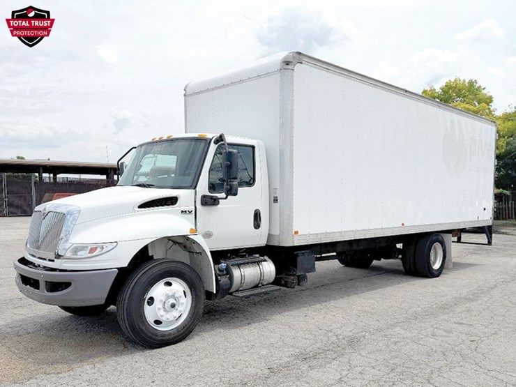 2023-international-durastar-4300-image-1