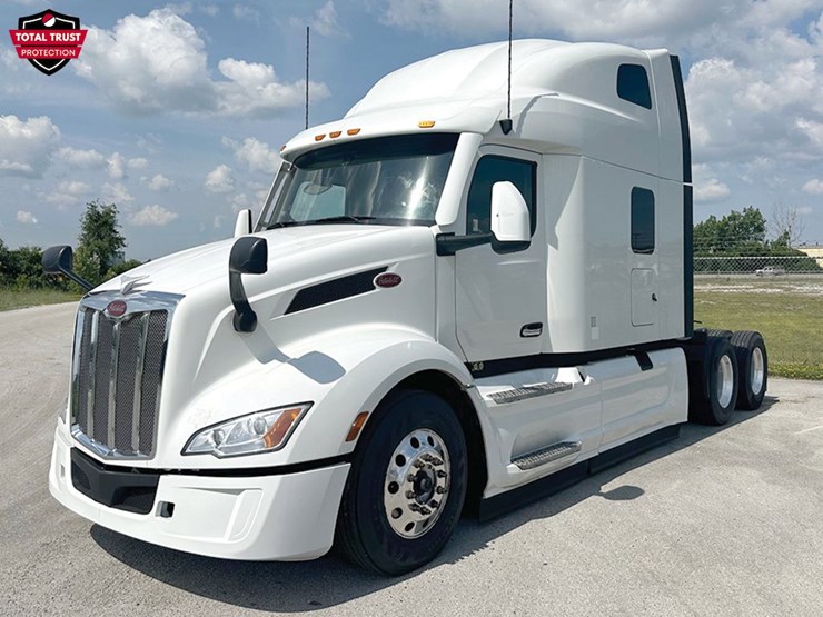 2023-peterbilt-579-image-1