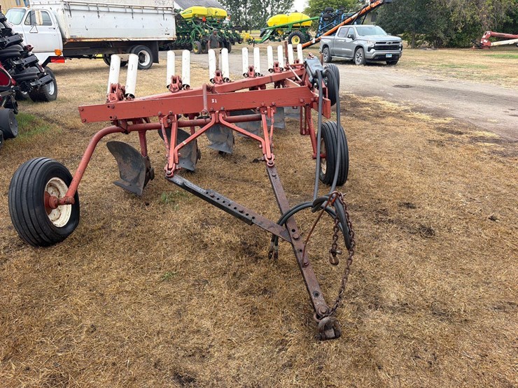 770-international-plow-image-11