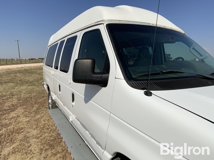 2012-ford-e250-image-19