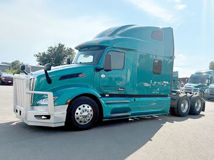 2022-peterbilt-579-image-2