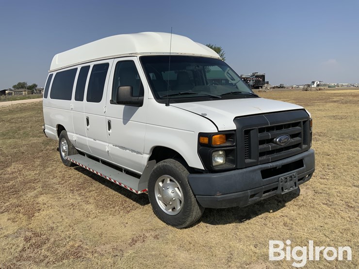 2012-ford-e250-image-3