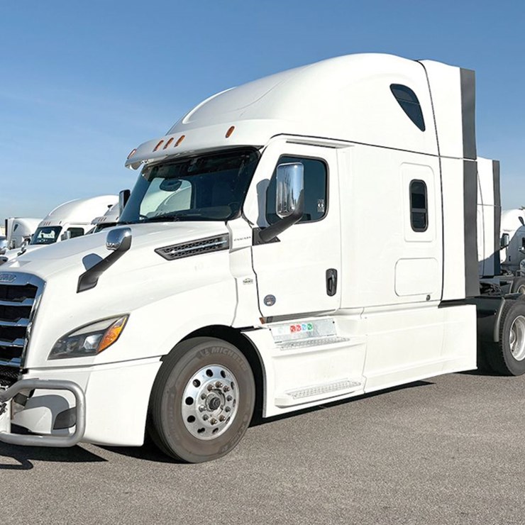 2021 FREIGHTLINER CASCADIA 126