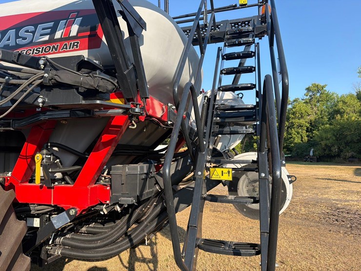 case-ih-550-image-39