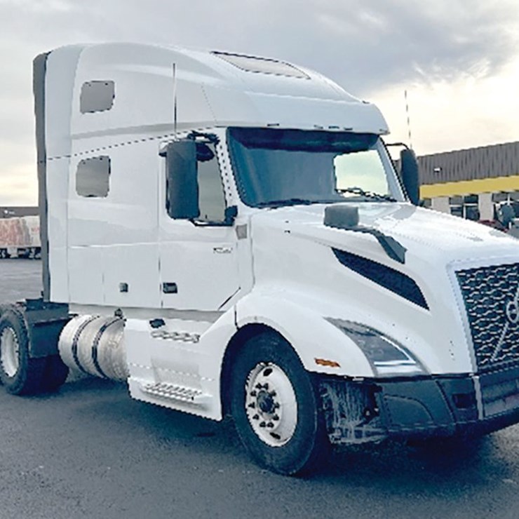 2023 VOLVO VNL 760