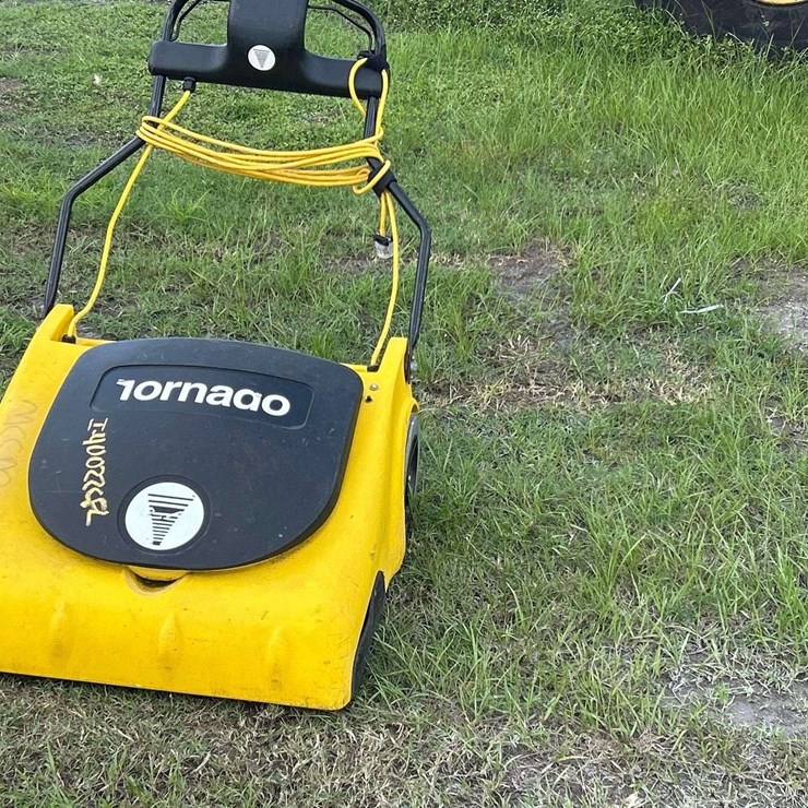 Tornado Wide Vacuum