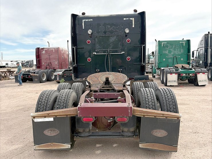 2000-peterbilt-379-image-3