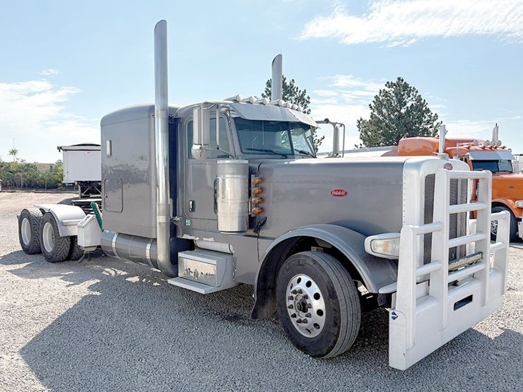 2012-peterbilt-389-image-2