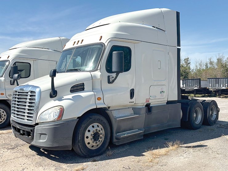 2017-freightliner-cascadia-113-image-1