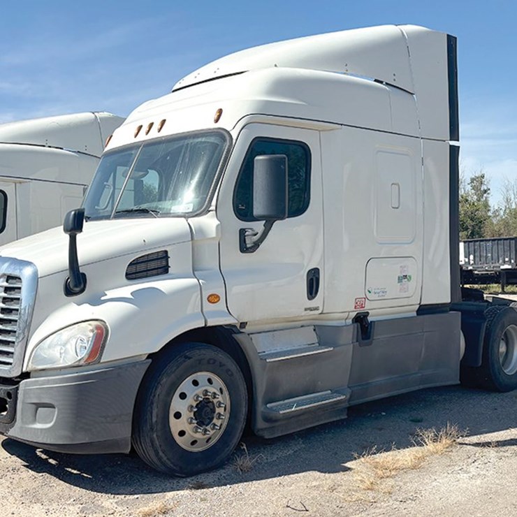 2017 FREIGHTLINER CASCADIA 113